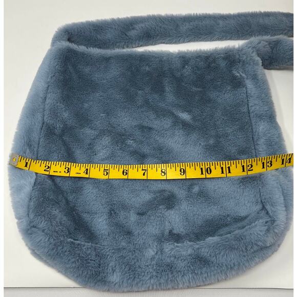 Blue Furry Shoulder bag - Picture 8 of 8